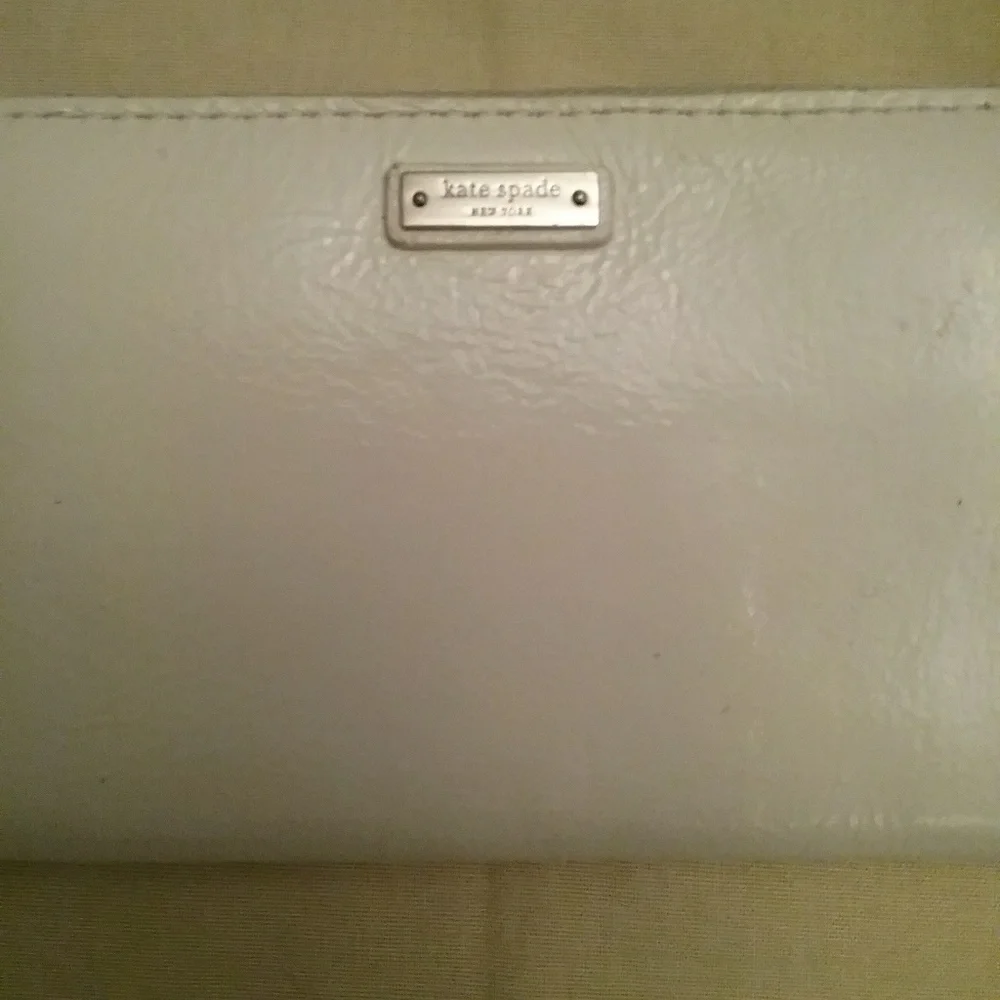 Authentic  Kate Spade Zippy Wallet